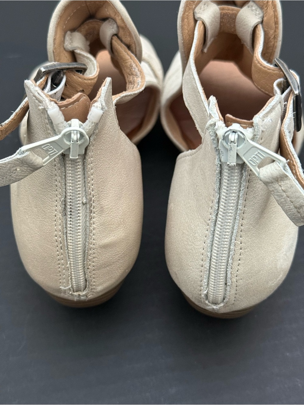 Miz Mooz Cream Leather Open-Toe Sandals Size 41 or 10 - Picture 4 of 11